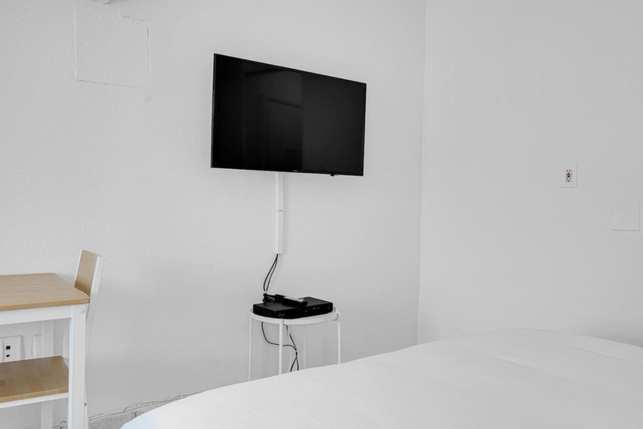 Apartment South Chic Retreat Sleeps 4 *